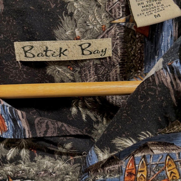 Beach Design Button Down Shirt - Picture 9 of 13